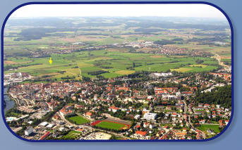 Die Stadt Cham sdlich der Fluplatz Cham-Janahof